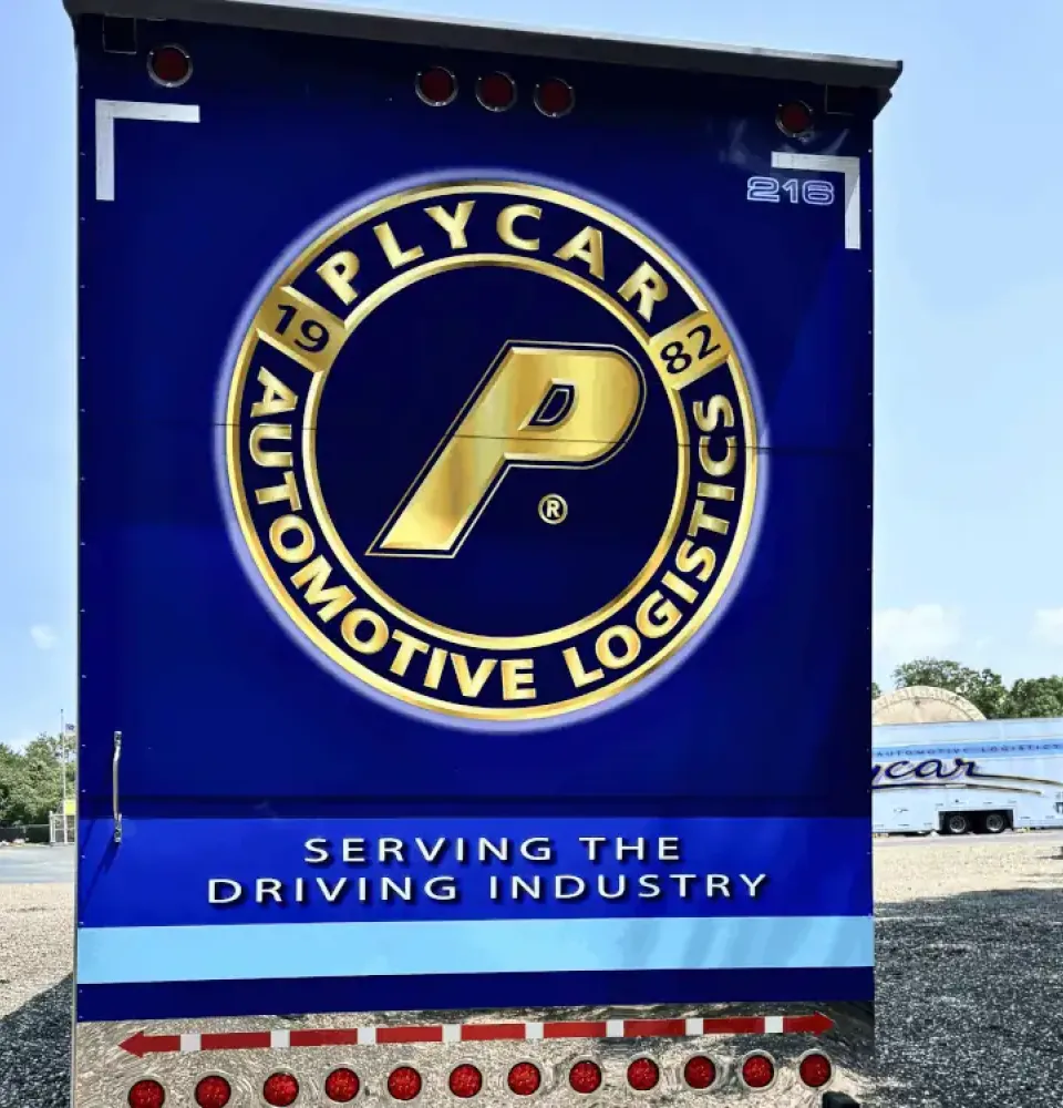 Plycar porche truck behind